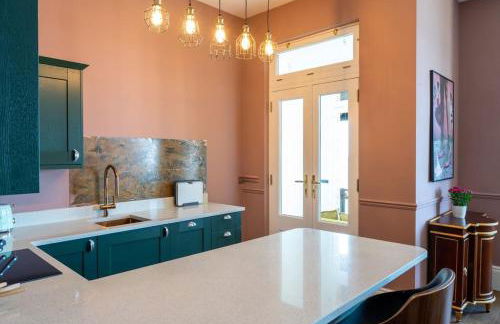 Stylish Beachfront Luxury Apartment, Sweeping Ocean Views and Log Burner - Foto 94