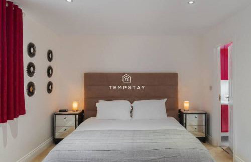 Spacious 5 bed Sunninghill with driveway parking - By Tempstay - Foto 12