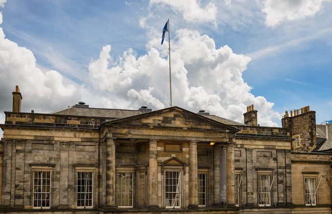 JOIVY Luxury George Street Apartments: Edinburgh Suite - Photo 25