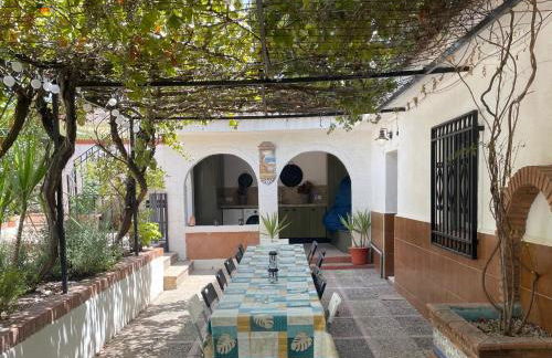 Lovely 10-bed Villa With Private Pool & Garden - Foto 9