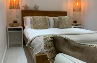 Ocean Drive Deluxe Apartment with complimentary Day Time Beach hut - Foto 17