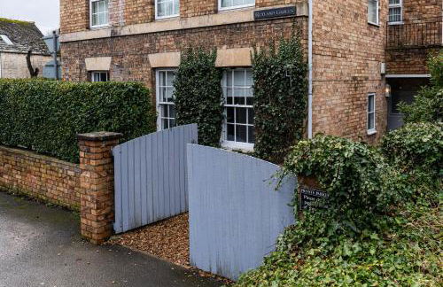 Central Stamford Apartment with private parking - Foto 18