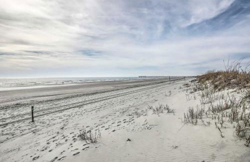 Steps to Sunset Beach Canal-Front Home with Dock! - Foto 38