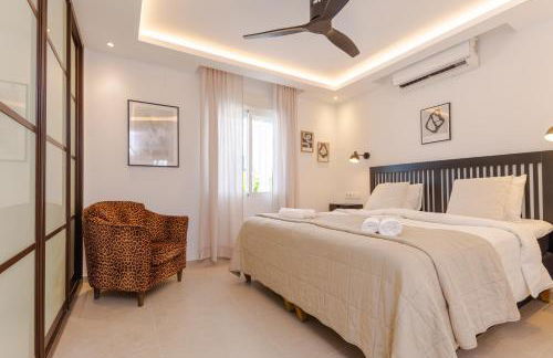 Modern villa with Heated Pool & BBQ Next to the Beach - Foto 32