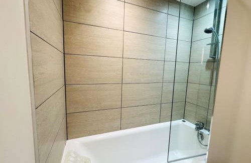 Brand New Cosy Cowes Cottage , 3 Bedroom, Sleeps 5 - Foto 33