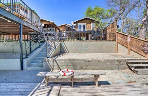 Guadalupe Riverfront Studio w/ Private Balcony - Foto 24