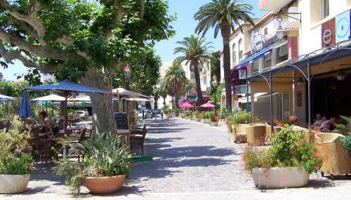 T2 rue piétonne Le Lavandou climatisé - Foto 4