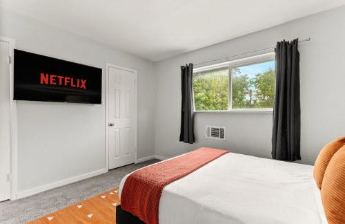 Spacious Retreat with Pool & Hot Tub - 10 Minutes to Downtown - Foto 22