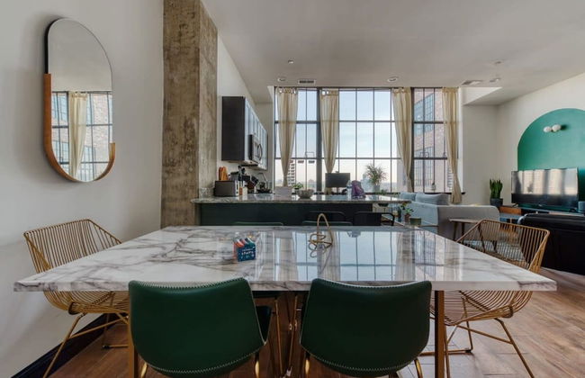 Sosuite 1BR Penthouse w W D Gym On-site Bar - Foto 47