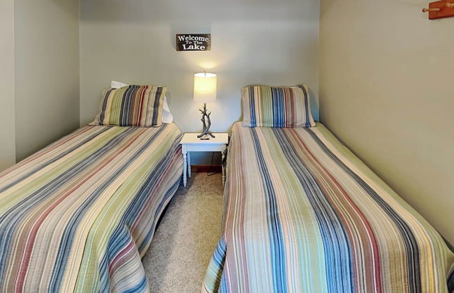 Lured by the Lake - Foto 29