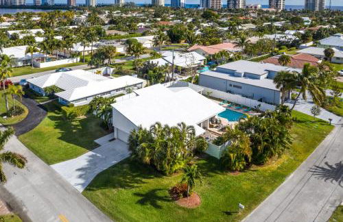 Beach Lux - Heated Pool with Infinity Spa, Cabana, BBQ, Golden Tee - Walk to Beach - by Maven Vacation Rentals - Foto 36