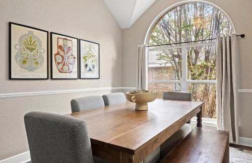 Artist Retreat at Cypress Creek - Hotub - Sleeps 9 - Photo 12