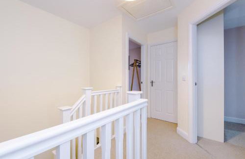 Relaxing 3 Bedroom Chester Home with garden - Photo 13