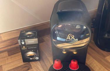 Stunning Large Detached Gloucester, 4 beds, 3 bedroom, 2 bathroom property, Nr Chelt, The Docks and Quays sleeps 6 - Photo 12