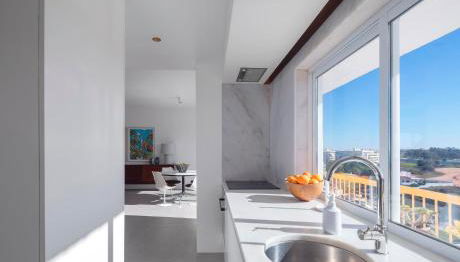 LUXURY ALVOR PENTHOUSE - Photo 2, young children