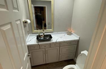 Riverside Views & Pool Retreat - Foto 9