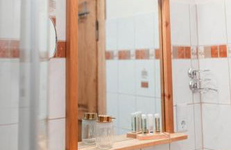 BG Living & Hosting - Mosel-Fachwerkhaus nahe Calmont Klettersteig - 2 Schlafzimmer, Parkplatz, WLAN & Netflix, 5 Personen - Foto 42