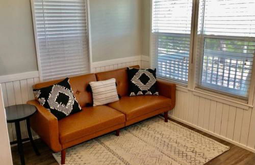 Nest - Texas Tiny House with a Big View - Photo 16