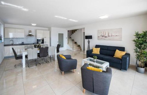 4 Bedroom Gorgeous Home In Novalja - Foto 4