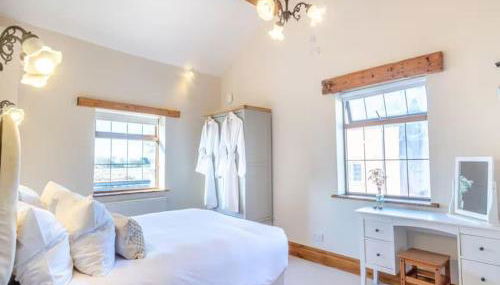 Cheshire Barns - Photo 1