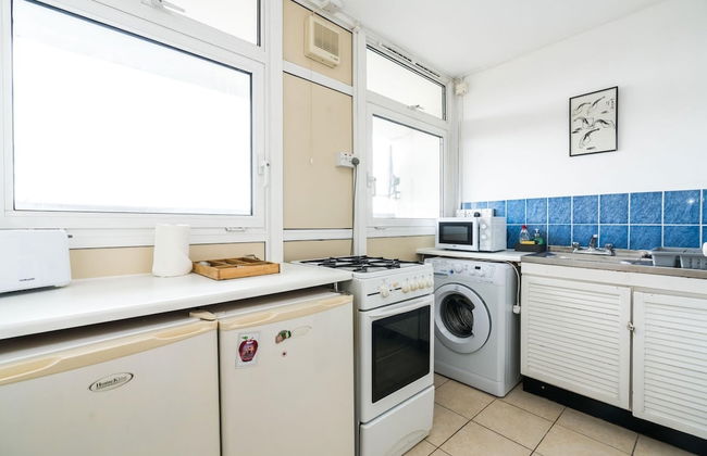 A Skyhigh Stay for 2 in Vauxhall London - Foto 6