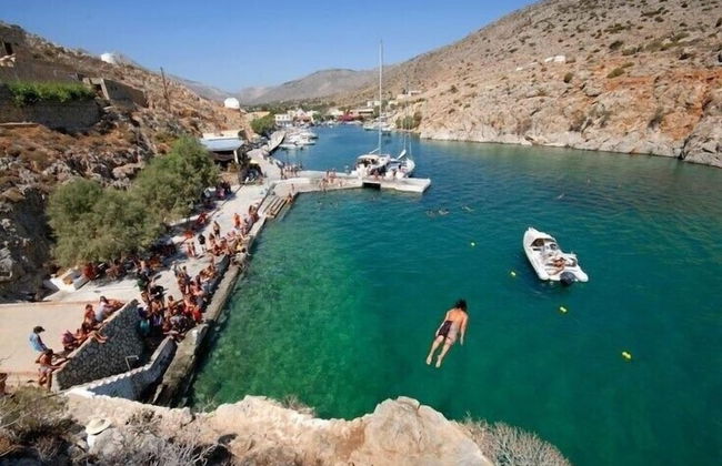 Elenis Studios & Apartments - Photo 31