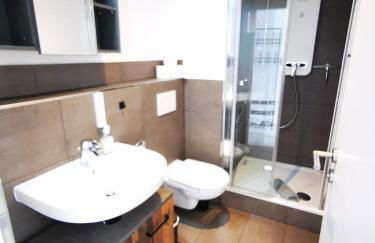 HH 01 by ROCKCHAIR - SUPERHOST Status - Modernes Apartment mit sonnigem Balkon & premium Boxspringbetten in Winterhude - Hamburg Top Geheimtipp - Foto 46