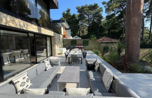 Luxury Villa - Hot Tub - Exclusive Offers - Amar Luxury Stays - Photo 54