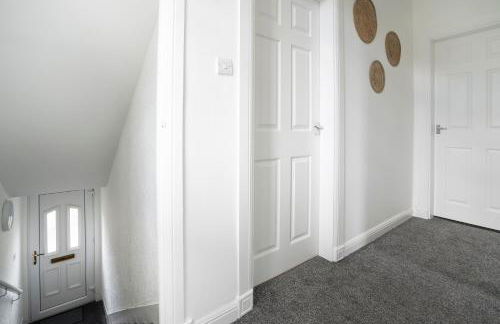 Free Parking - 2 Bedroom Flat-by Holiday Homes - Foto 14