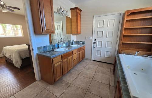 The Alhambra Retreat Gated Spacious Private - Foto 23