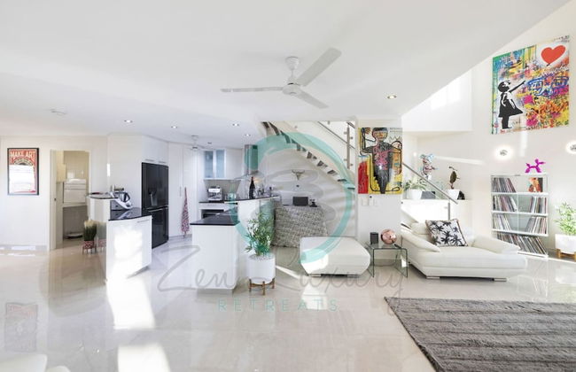 Lux Beachfront PH Office Pool Skyline Views - Foto 1