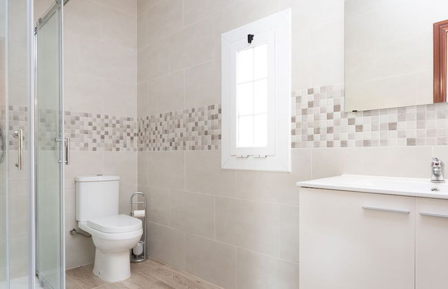 Cozy Villa in Lloret de Mar With Private Pool for 11 pax - Photo 22