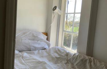 Country cottage overlooking fields with garden room - Foto 33