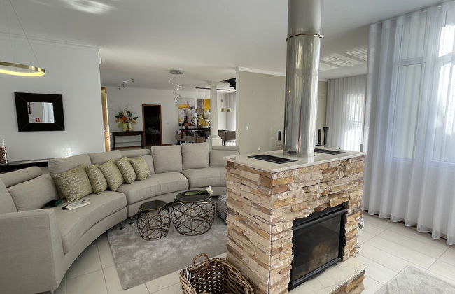 Luxury Villa With Private Heated Pool, Garden and Views of the sea and Mountains - Foto 25