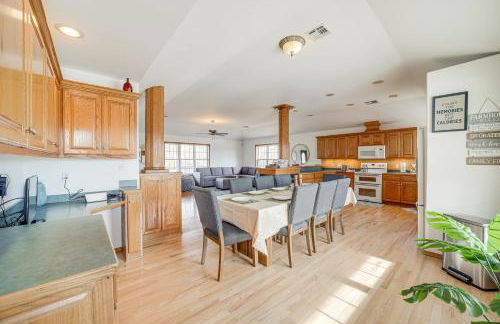 Game Room and Large Yard Vinita Farmhouse! - Foto 7