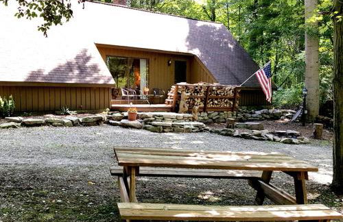 Family-Friendly Cabin Rental Nestled Among the Mountains of Champion, Pennsylvania - Foto 1