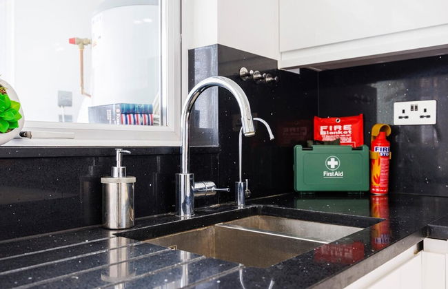 Luxurious - Pool Table - Games Room - Free Parking - Photo 36