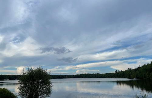 Pocono Escape - Modern & Cozy - Foto 40