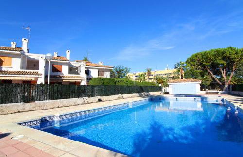 Global Properties, Adosado en la playa con piscina - Foto 19