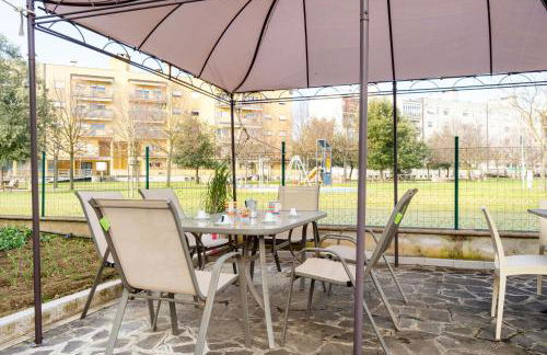 GuestHost - Casa del Giardino Apt with Shared Patio - Photo 32