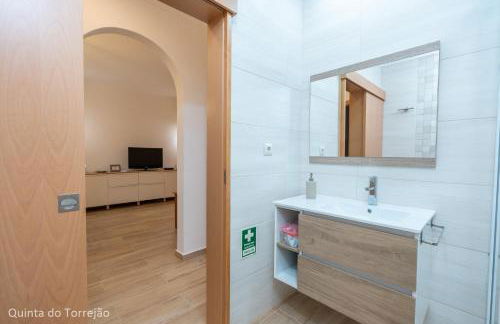 Renovated Algarve Apartments with Pool - Foto 8