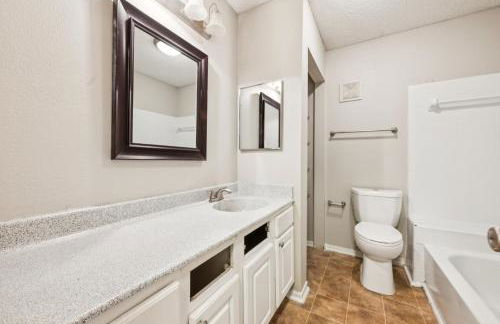 The Davis 1824 I Spacious 2 Bed 2 Bath - Foto 14