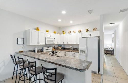 Huge Screened Patio That Overlooks Lake Buck, Near Famous Attractions!! - Foto 6