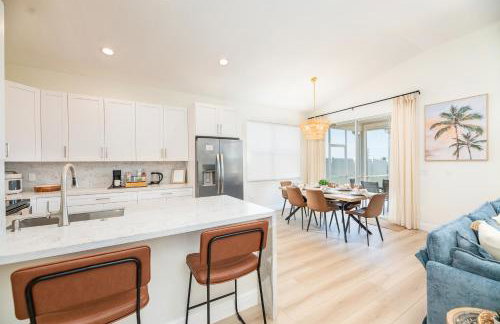 Stylish Retreat with Pool near The Parks - Foto 20