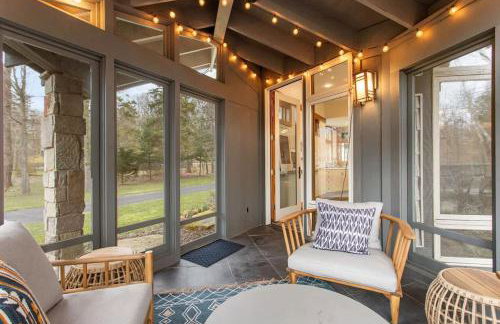 Beautiful Lakescape-4 BR Home with Heated Pool & Rec Space-Family Friendly - Foto 15