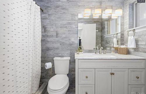 Sunny Beach House of Olde Town Arvada - Foto 21