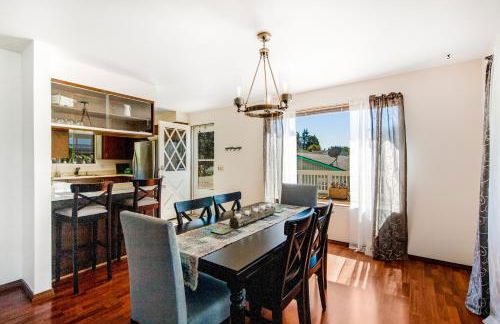 Home on Holmes - Photo 8