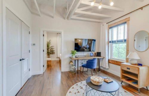 Amazing Amenities and Location - 1 Bedroom Condo - Foto 17