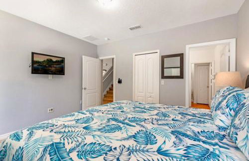 Lux Escape: Private Pool, Game Room & Near Disney - Foto 29