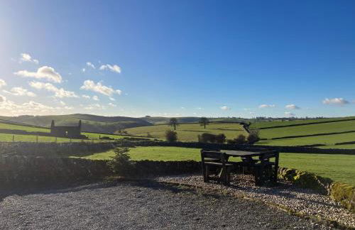 Thors Cave Cabin, Peak District - Photo 37